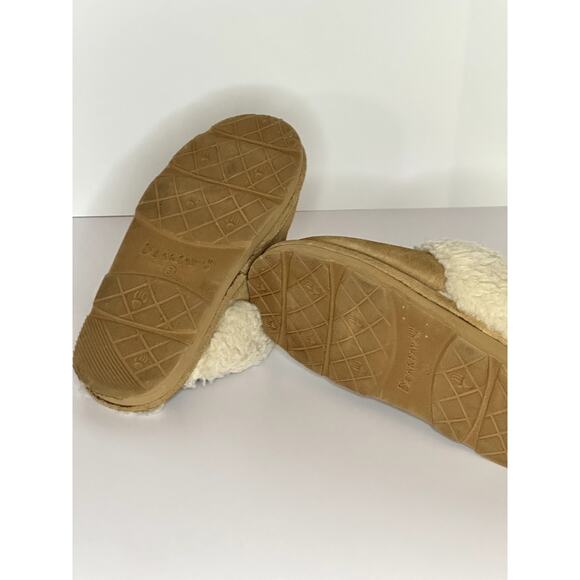 Bearpaw Girls Slippers – Tan Suede Slip-On House Shoes (Size US 3) - Picture 5 of 6